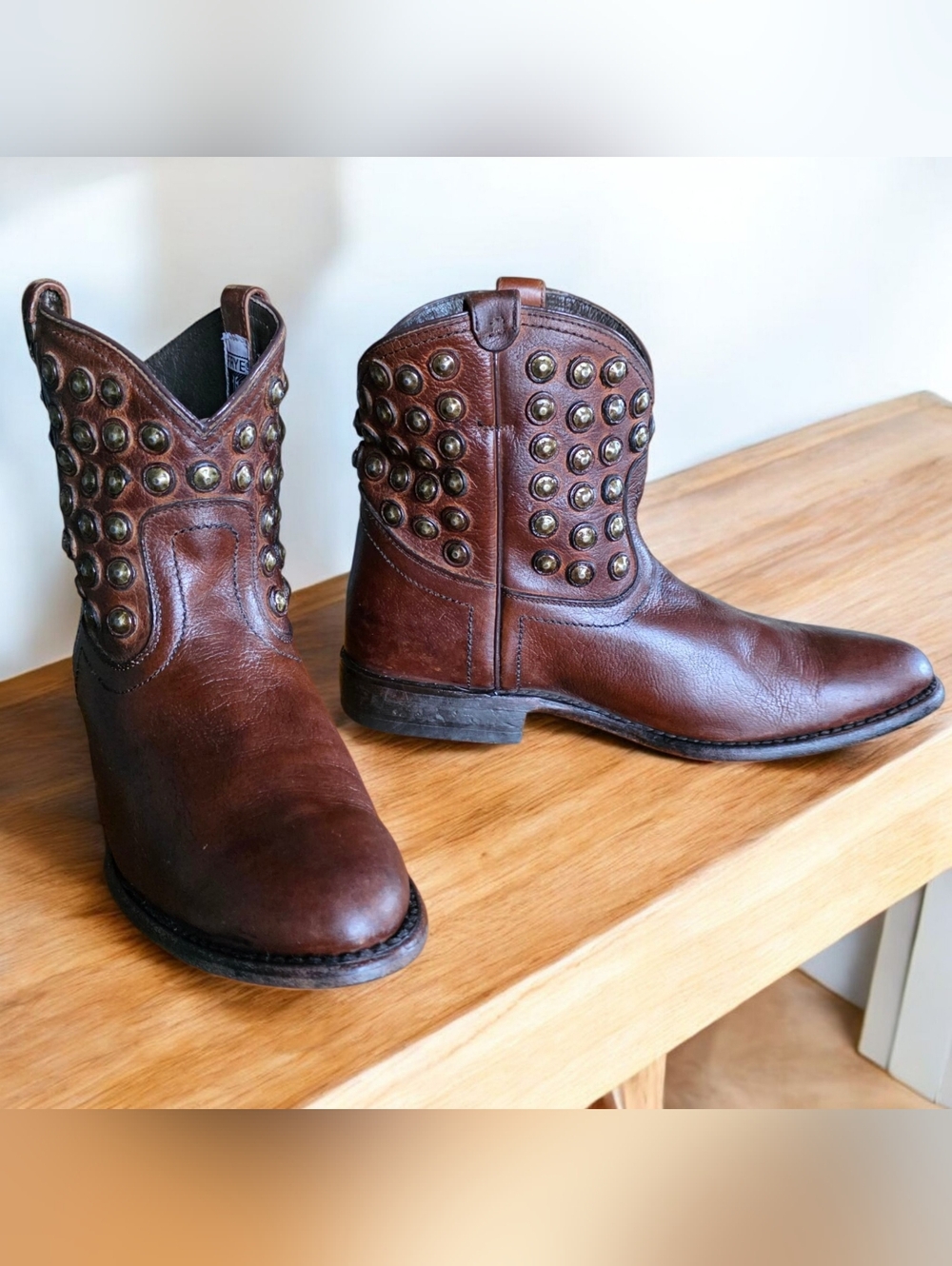 FRYE WYATT (8.5) DISC Studded Distressed Cognac Western Ankle Boot/Booties 76684